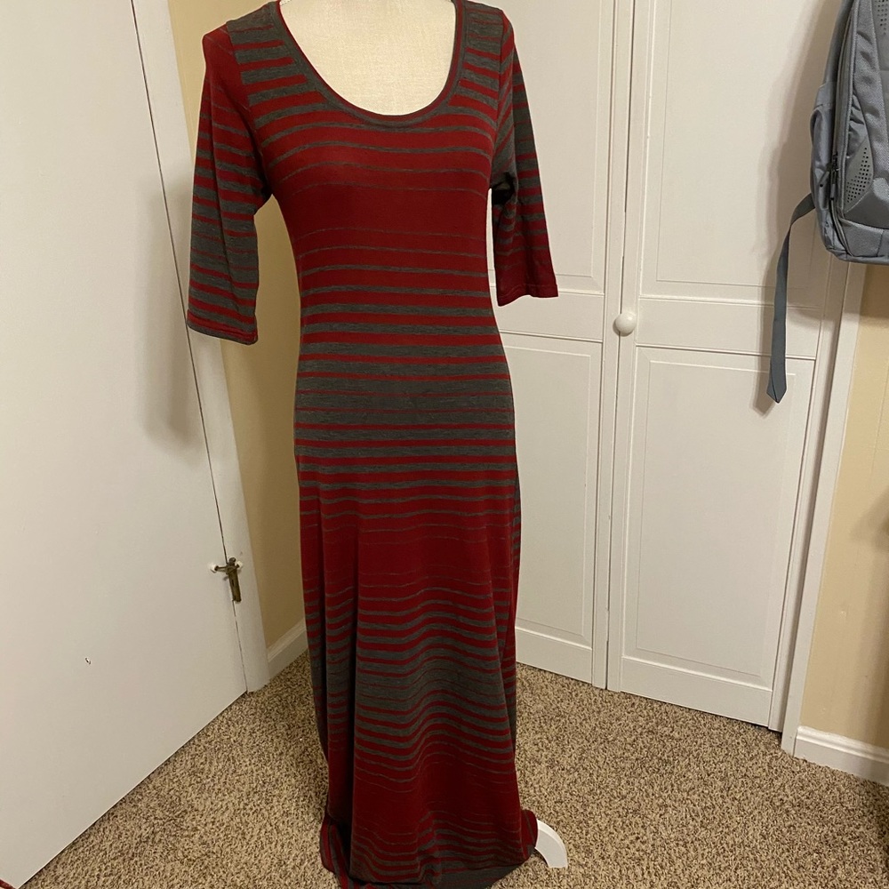 Cure red and gray maxi dress. Asymmetrical hem.